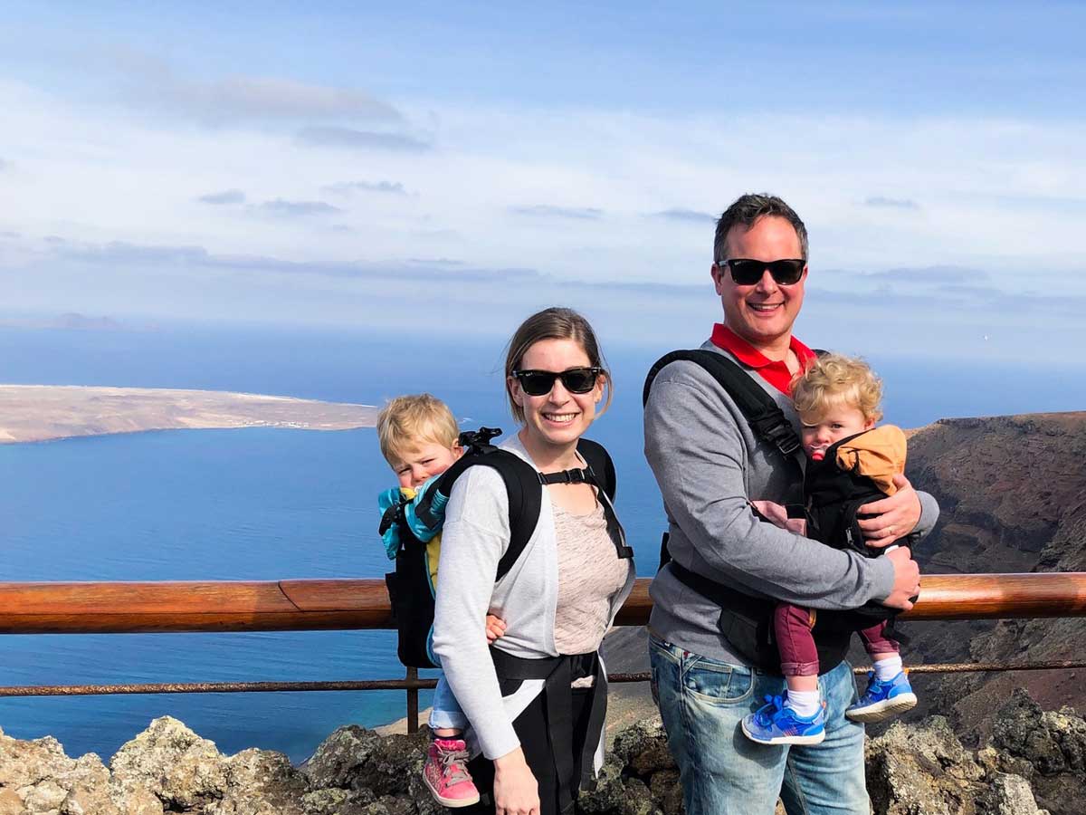 The Ultimate Guide to Travel with TwinsBambino può viaggiare