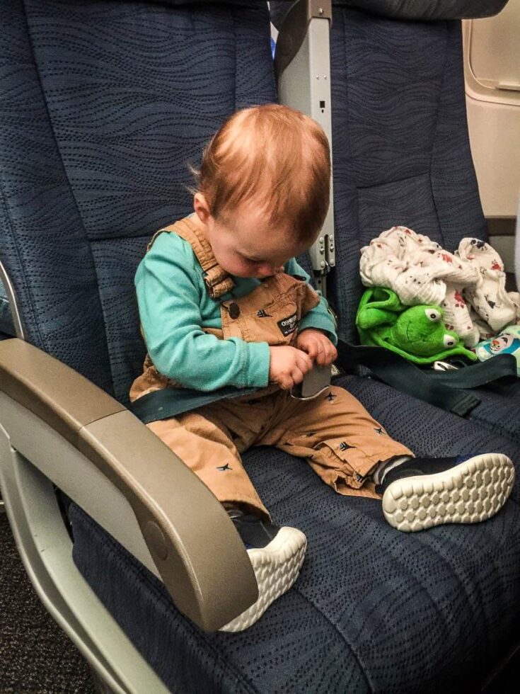 21 Tips to Get a Toddler to Sleep on a Plane Baby Can Travel