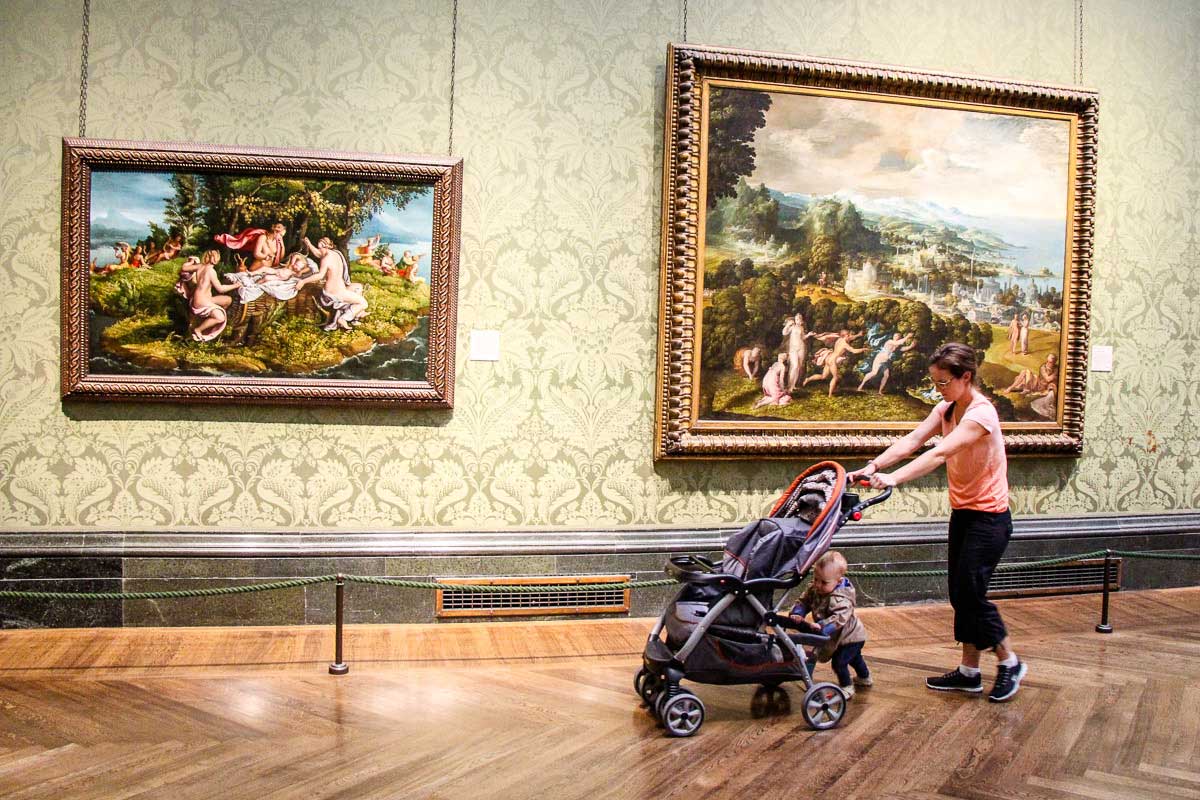 what to do when toddler won't sleep on vacation