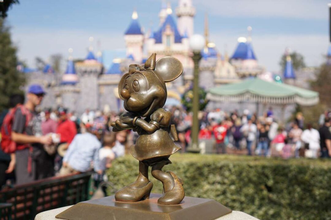 10 Ultimate Tips for Disneyland with a Baby Baby Can Travel