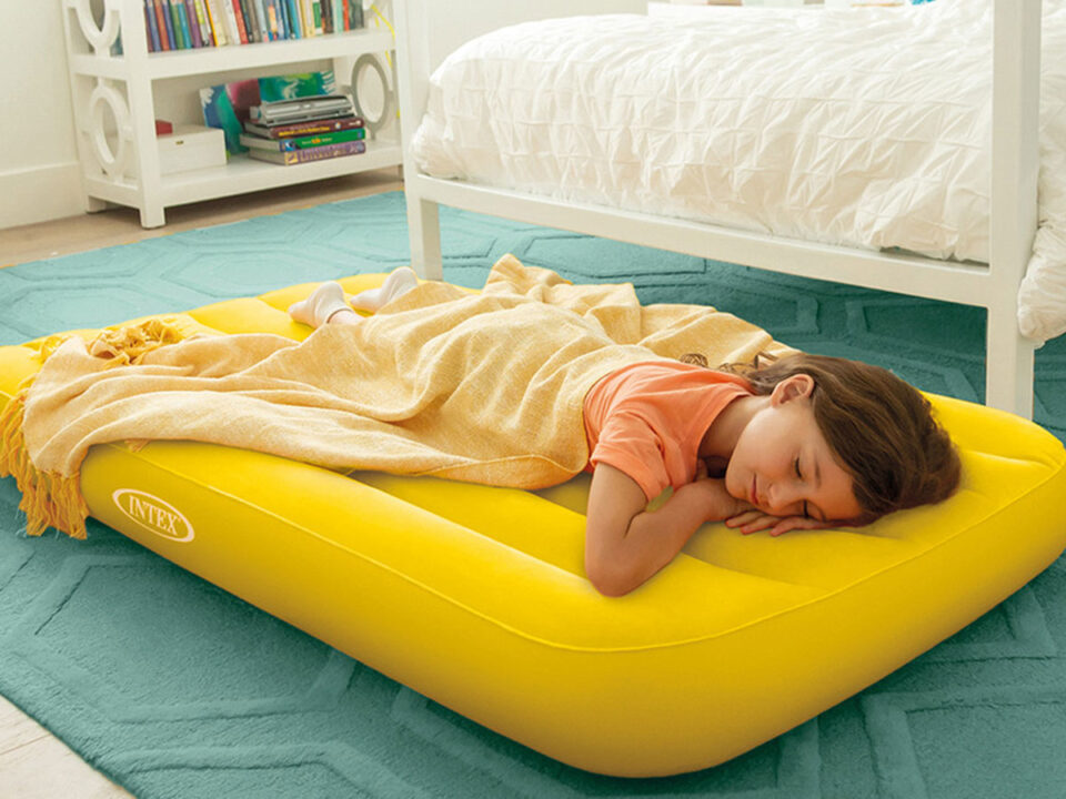 The 12 BEST Toddler Travel Beds (With Real Parent Reviews) Baby Can