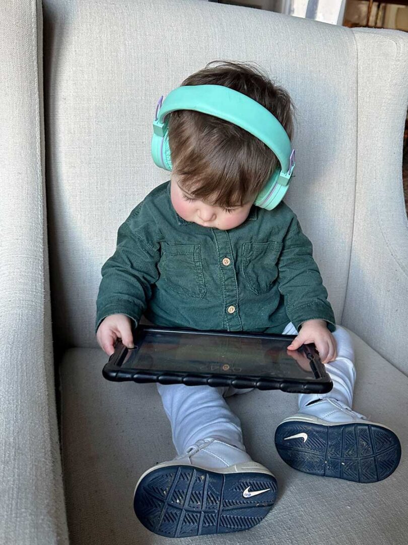 Best Toddler Headphones for Plane Travel in 2024 Baby Can Travel