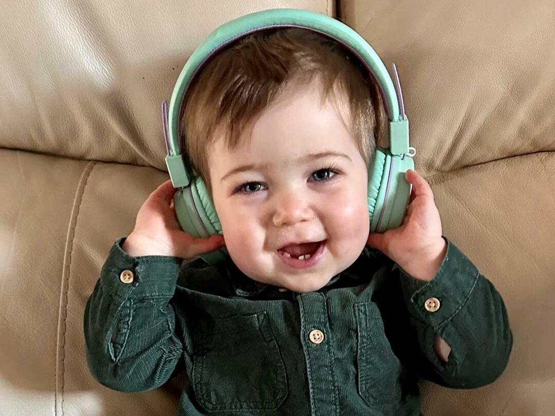 Best Toddler Headphones for Plane Travel in 2024 Baby Can Travel